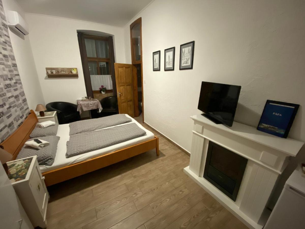 Anna Apartman Pápa 外观 照片